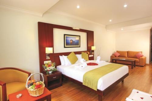 Hotel Raj Regency Nilamel Exterior foto